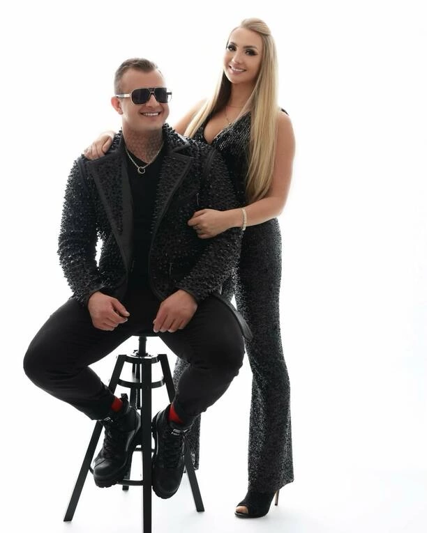 Wygląda obłędnie! Joanna Narożna to faktycznie najpiękniejsza żona w świecie disco polo?! Zobaczcie te zdjęcia! Opadną Wam szczęki!