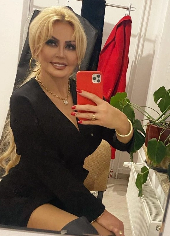 Teresa Werner mieszka w pałacu? Szokujące wnętrza domu ikony polskiej muzyki! To są dopiero luksusy! 