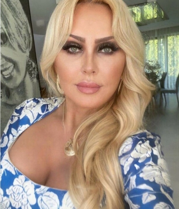 Teresa Werner mieszka w pałacu? Szokujące wnętrza domu ikony polskiej muzyki! To są dopiero luksusy! 