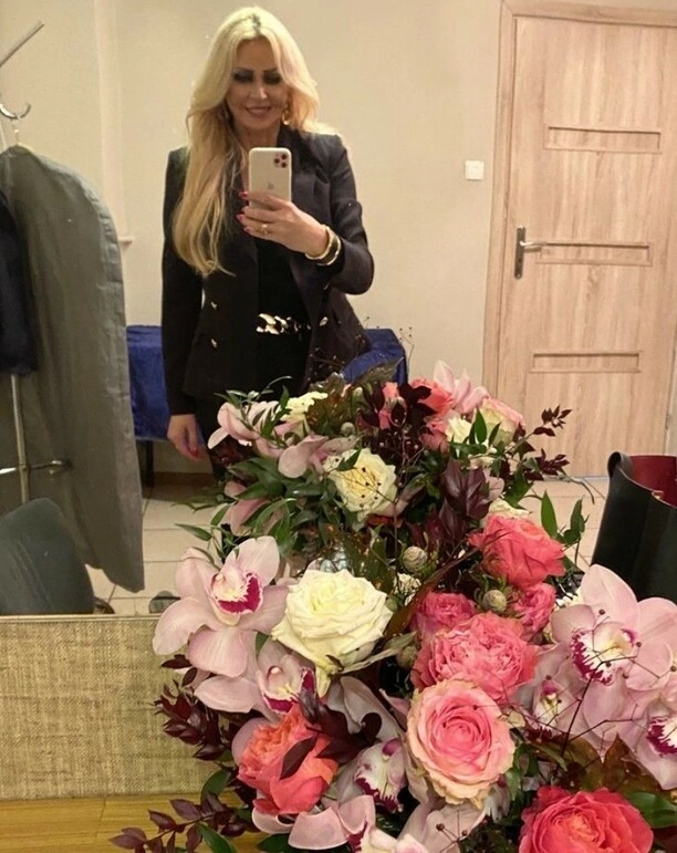 Teresa Werner mieszka w pałacu? Szokujące wnętrza domu ikony polskiej muzyki! To są dopiero luksusy! 