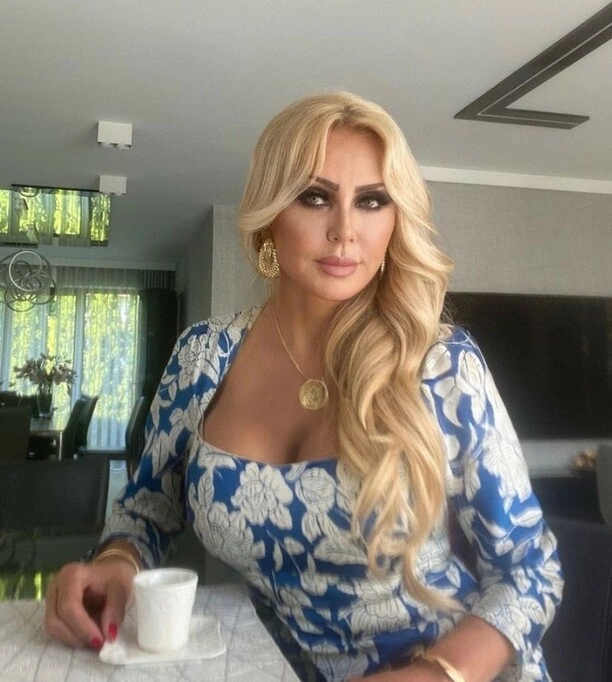 Teresa Werner mieszka w pałacu? Szokujące wnętrza domu ikony polskiej muzyki! To są dopiero luksusy! 