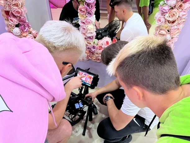 Skolim z nową propozycją pt. „Kiss Me Baby„! To będzie jeszcze większy hit niż „Wyglądasz idealnie„?!