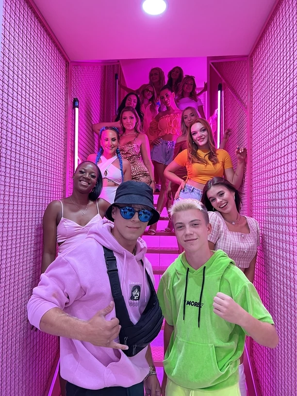 Skolim z nową propozycją pt. „Kiss Me Baby„! To będzie jeszcze większy hit niż „Wyglądasz idealnie„?!