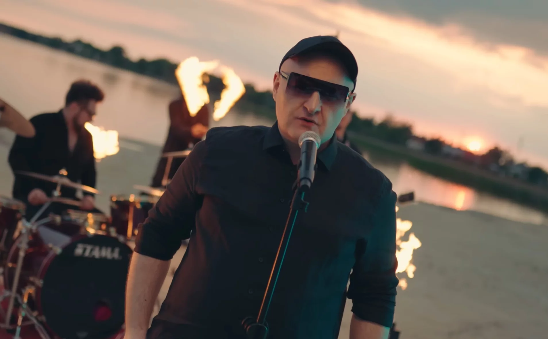 14 lat przerwy i taki wynik zespołu Poparazzi? „Czas na zmianę ról" rozgrzewa disco polo do czerwoności