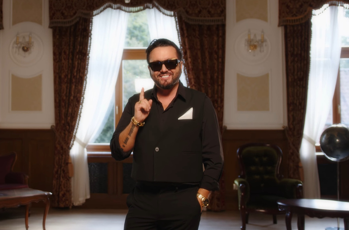 2,5 miliony odtworzeń w kilka dni! Andre stworzył hit „Tak Blisko Kochanie”, który podbił listy disco polo