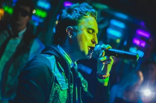 Patryk Pegza jako Święty Mikołaj (FOTO)