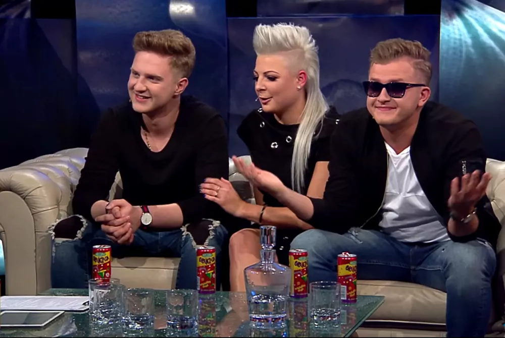 Jak zachowują się fanki na koncertach disco polo?! Piękni i Młodzi szokują?!