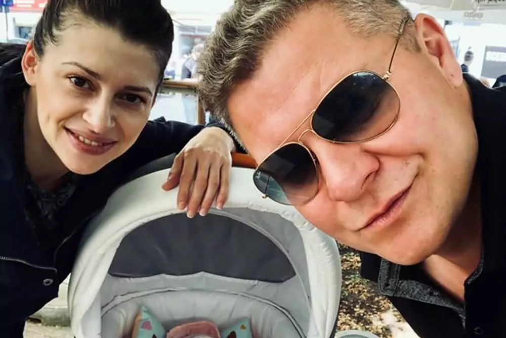 Jerzy Szuj (Jorrgus) szczęśliwym ojcem. Wokalista disco polo udostępnił zdjęcie z żoną i córką! 