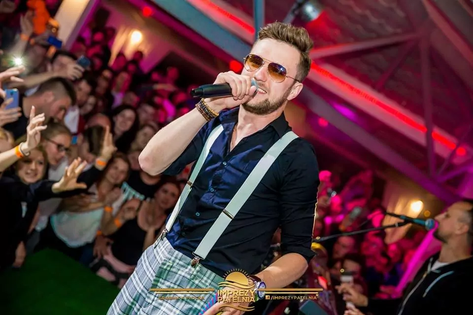 Takiej melodii i słów w polskim disco jeszcze nie było! Defis z nowością!