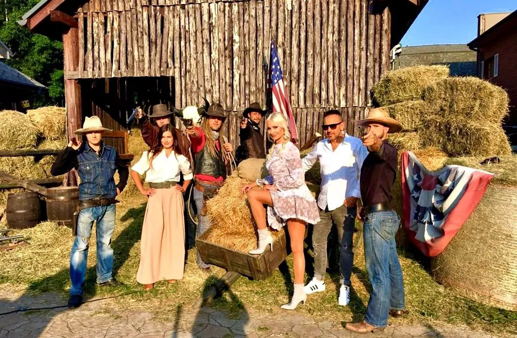 Formacja Mejk na dzikim zachodzie! Artyści zrealizowali klip do nowego singla pt. "Przez dwa serca" | VIDEO