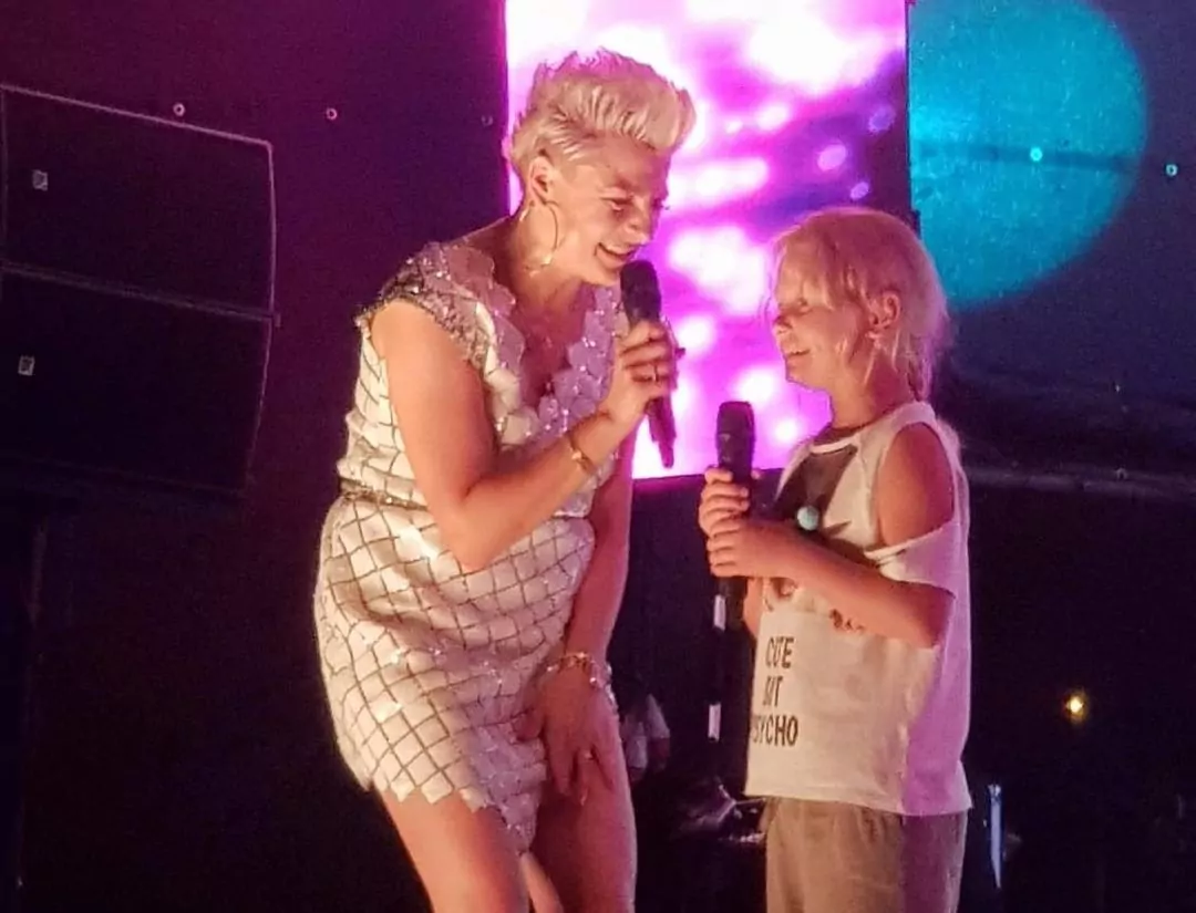 Jaka matka, taka córka! Magda Narożna (Piękni i Młodzi) z córką! Są takie same? | VIDEO