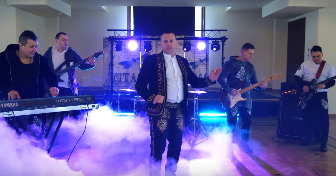 "Napij się ze mną" nowym hitem wesel?! Zobaczcie najnowszą produkcję duetu Magik Band & Krzysztof Górka 