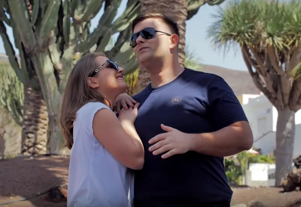 Wokalista disco polo o miłości i tęsknocie! Bartosz Jagielski wydał produkcję "Powiedz Mi" | VIDEO