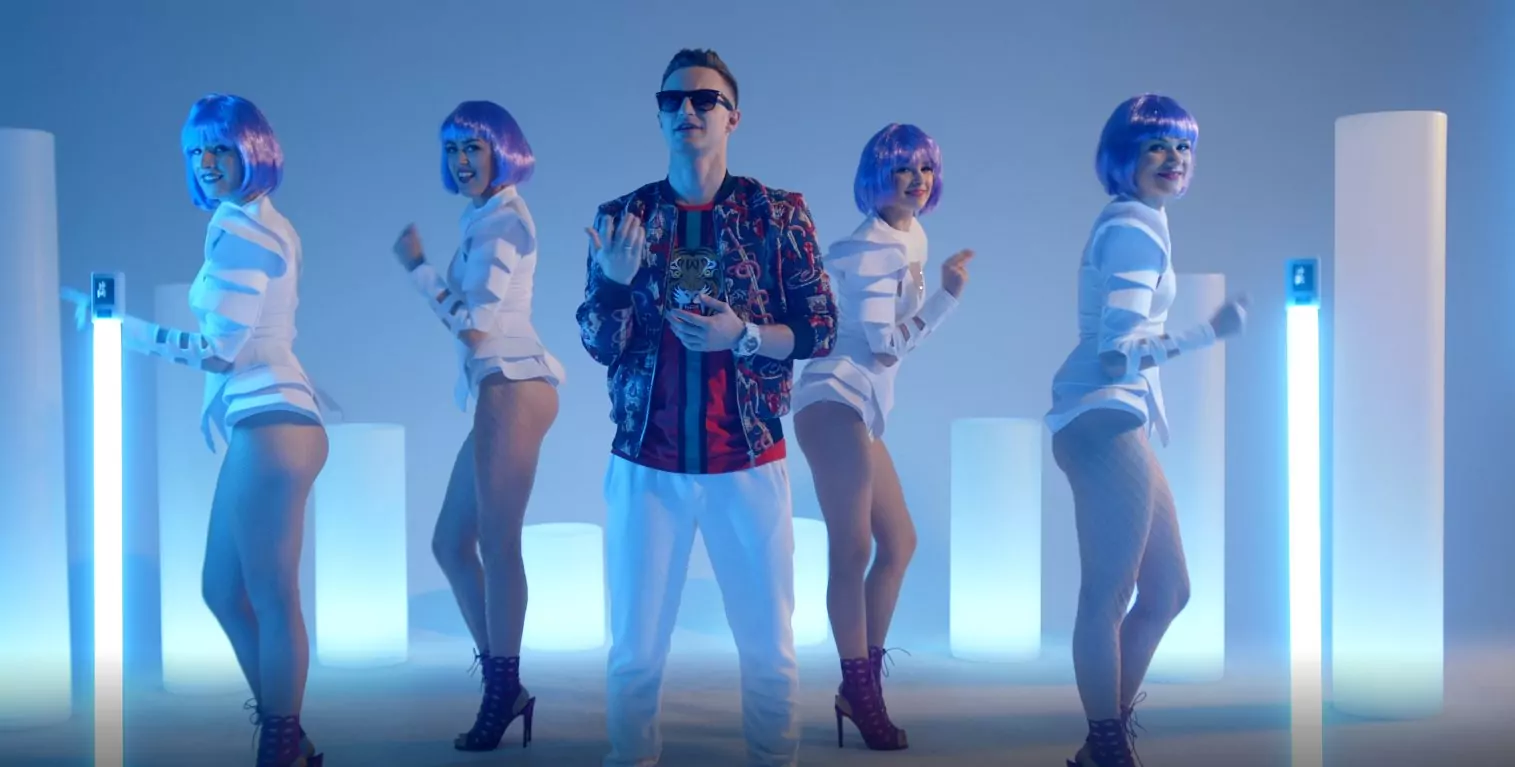 Fani disco polo w szoku! Grupa Playboys z teledyskiem z przyszłości! Zobacz gorącą premierę pt. "Gdy Ciebie widzę"