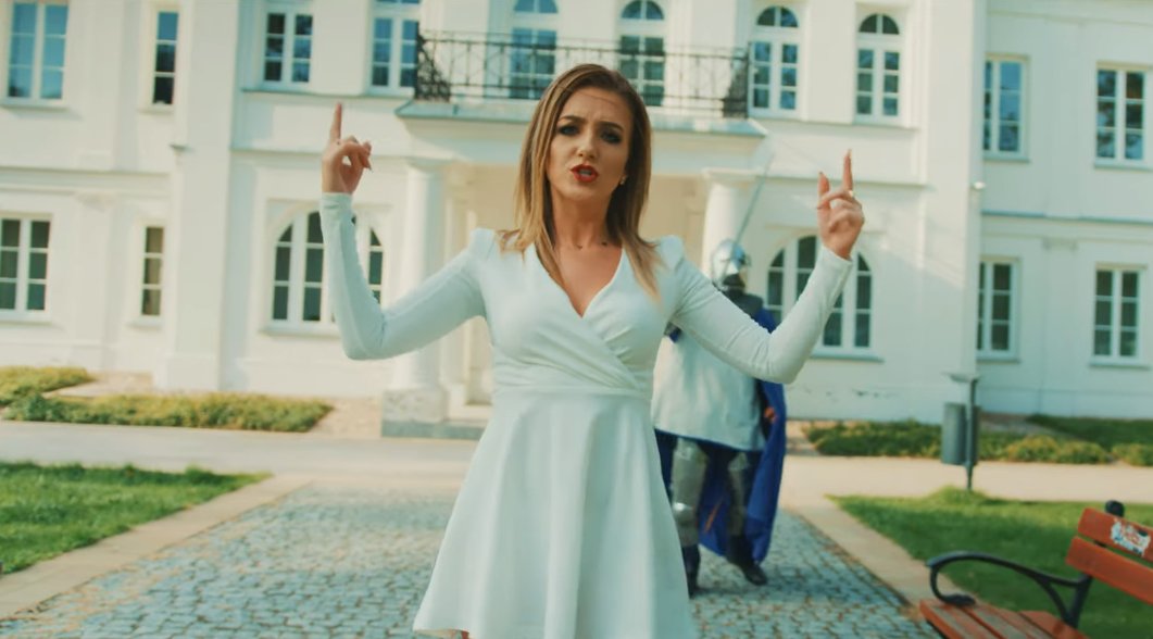 Znana wokalistka disco polo wspiera polityka PIS! Zobaczcie co stworzyli -To jest hit kampanii parlamentarnej do Sejmu 2019?