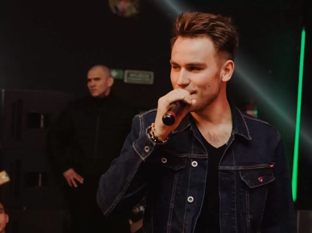 Wokalista disco polo ma problemy z prawem? Rozpoczęło się postępowanie! 