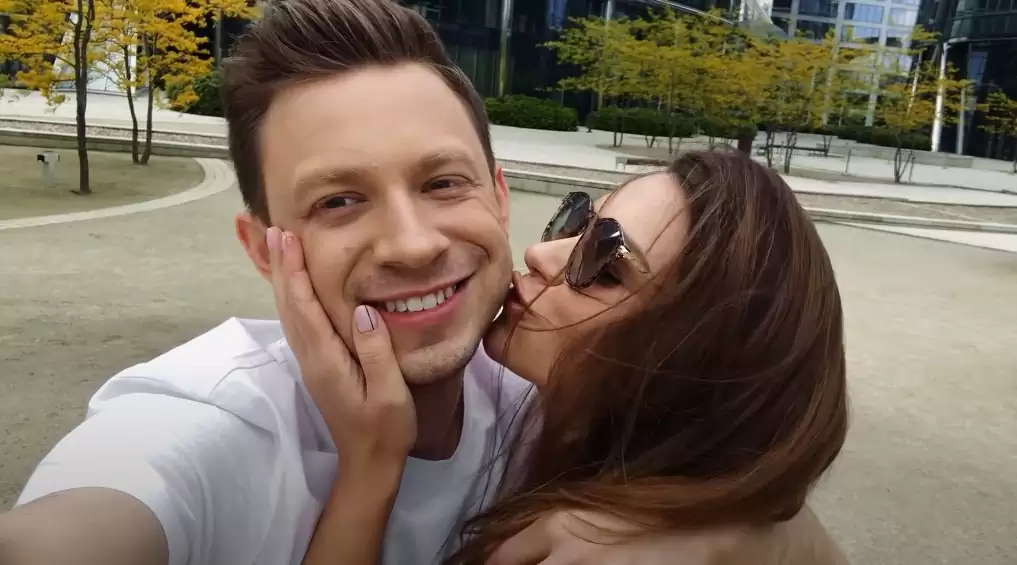 Popularny wokalista disco polo zdradził, gdzie powstają największe przeboje! 