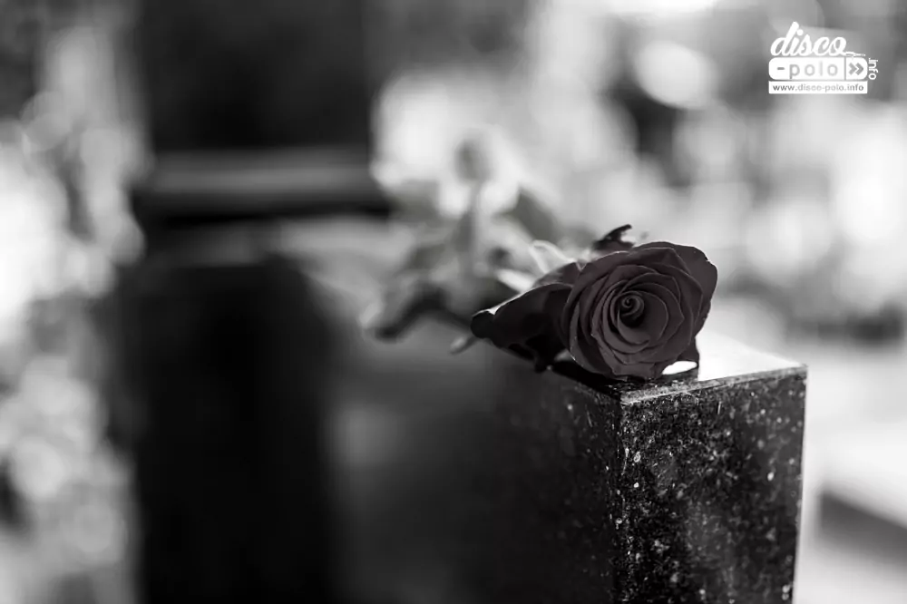 Wokalista disco polo przegrał walkę z nowotworem! Po tej śmierci branża jeszcze długo się nie podniesie! 