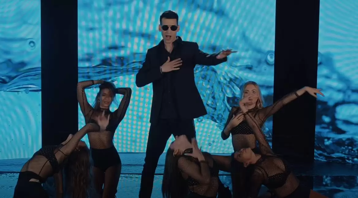 Gwiazdor disco polo podbije tym rynek muzyczny?! Tej premiery od zespołu Bayera nie można przegapić! 