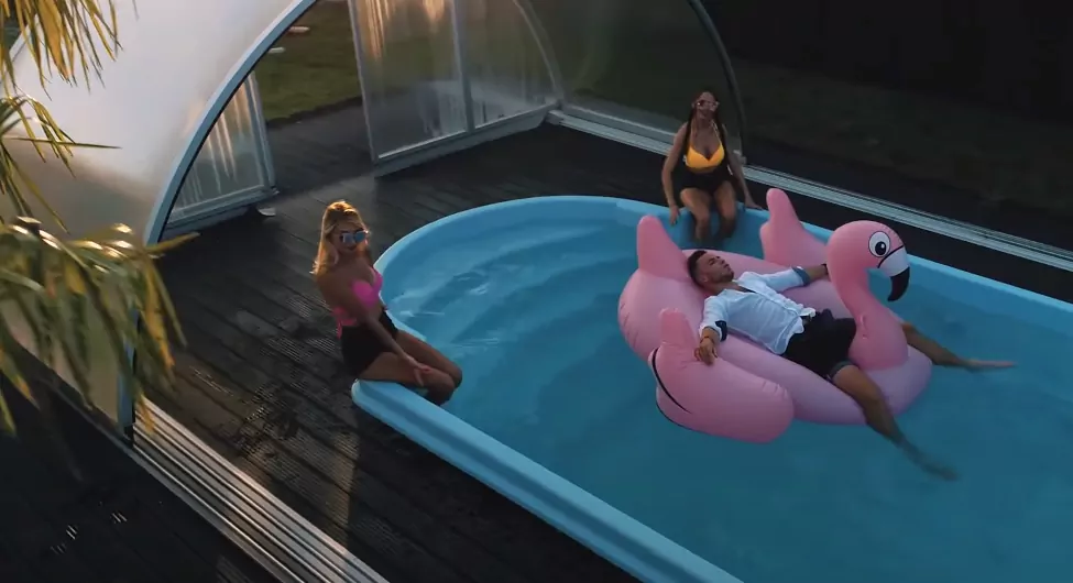 Nowy klip disco polo aż kipi od seksownych kształtów. Zobaczcie produkcję twórcy Jessicy. 