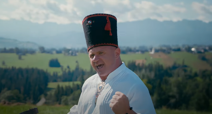 Niezwykła premiera prosto z gór podbija sieć! To kolejny zaskakujący duet w disco polo! Pudzianowski rozłoży wszystkich na łopatki?!