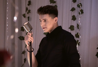 Wzruszająca premiera Marcina Kłosowskiego! To nie disco polo! Utwór 'Kiedy Cię znajdę