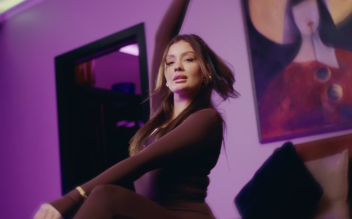 2,9 mln wyświetleń w 2 tygodnie! „Miłość chcę Ci dać” Oskaro stała się hitem sieci