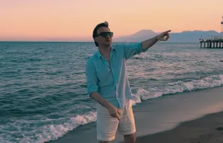 After Party z nową piosenką „Mówili na nią Seniorita”. Latynoski hit na lato 2026 od Patryka Pegzy