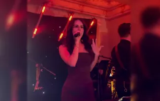 Altess zagrał „Oj wymasuj mnie Romanie" na weselu! To prawdziwy hit!