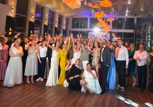 Andre gościem specjalnym na weselu. U boku gwiazdy disco polo znów Ewa Kryza