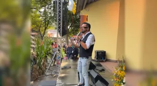 Andre zagrał na dożynkach w Osieku Małym! Gwiazda disco polo dała czadu (VIDEO)