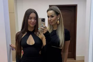 Angelika Żmijewska i Paula Karpowicz z Topky rozwaliły konkurencję. Takich nóg disco polo nie widziało
