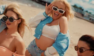 Avinion Dance wraca z nową piosenką „Wakacyjny hit". Premiera teledysku już tego lata