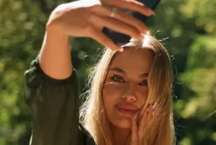 Brzmienie jak z lat 90! Szymon Jankowski wydał „Królewnę”! Zobaczcie nowość!