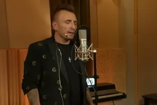 Czadoman zaśpiewał „Sen o Victorii” w Kanale Zero i studio zamarło! Mamy nagranie!