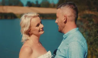 Czy „Chcę Byś Była" to nowy weselny hit Kogiel Mogiel? Duet postawił na taneczny numer z folkiem
