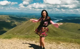 Czy „Oj Dana Dana" Pauliny Basy to hit lata? Teledysk disco polo już po 124 tys. wyświetleń