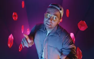 Czy „Pocałuj" Rikiego z Dance 2 Disco będzie hitem wiosny? Premiera już w sieci