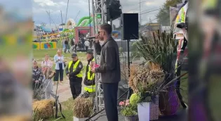 Defis zaśpiewał „Róże" na dożynkach w Makowie Mazowieckim