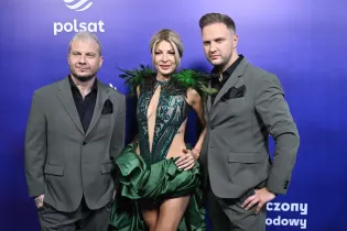 Dekolt do pasa i nogi na widoku! Magda Narożna rozgrzała ściankę na Roztańczonym PGE Narodowym 2026