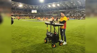 DJ Dziekan zagrał na stadionie w Kielcach! Poprowadził muzyczną oprawę meczu Korona Kielce - Górnik Zabrze