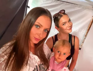 Dwie córki, weekendy w trasie i nowa piosenka. Tak wygląda sezon gwiazdy disco polo!