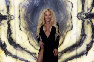 Emilia Klicka niemal naga przed lustrem! Gwiazda disco polo pokazała się w bardzo odważnym stroju