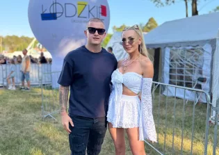 Gwiazdy disco polo w tłumie. Joanna Narożna pokazała, co robili po swoim występie z mężem