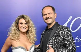 Kajra w białej mini z kokardami i kryształami na Roztańczonym PGE Narodowym 2026!