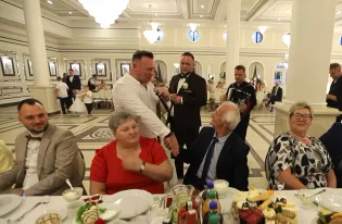 Każdy gość dostał własną przyśpiewkę. Tego wesela weselnicy nie zapomną