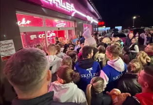Kolejka u Skolima w Olecku jak za komuny!