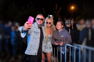 Koniec gadania, że gwiazdy disco polo nie mają czasu dla ludzi. Nagranie z koncertu Dawida Narożnego mówi samo za siebie