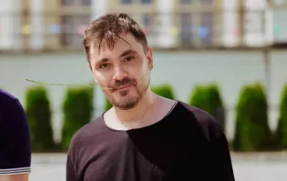 Krok w przepaść bez patrzenia pod nogi. Daniel Martyniuk nie wiedział, co czeka na niego na dole