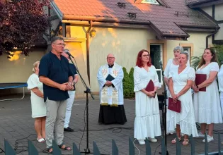 Ksiądz, wójt i Bayer Full w jednym miejscu. Tak wyglądał jubileusz w Woli Łąckiej